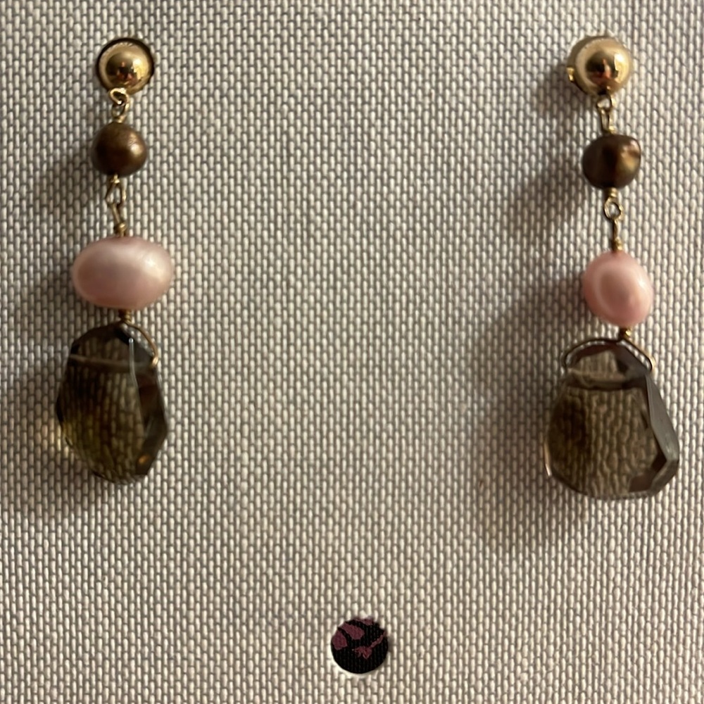 SMOKY QUARTZ AND FRESH WATER PEARL EARRINGS - Picture 6 of 8